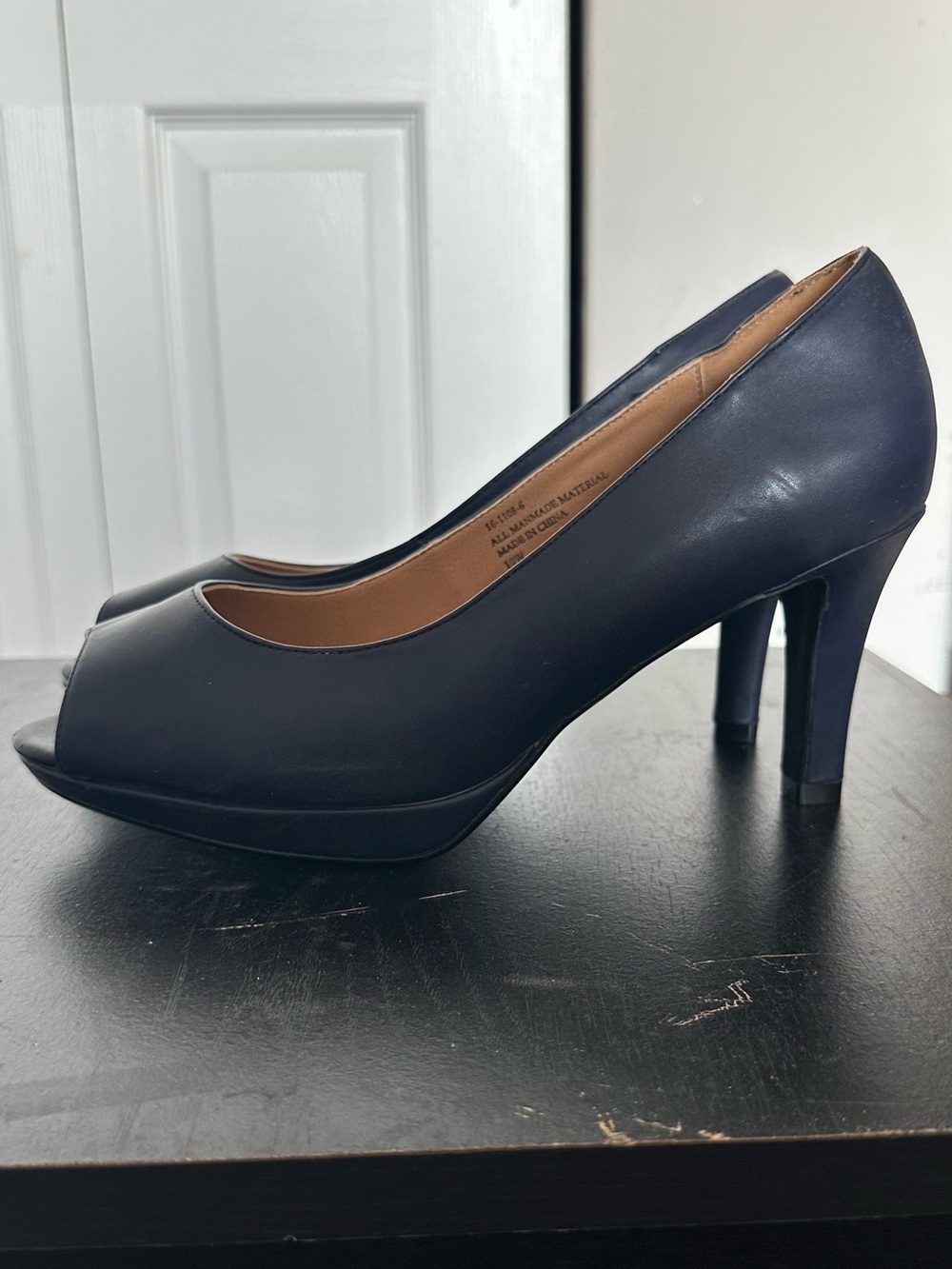 Comfortview - Navy peep-toe platform heels - Size 10W